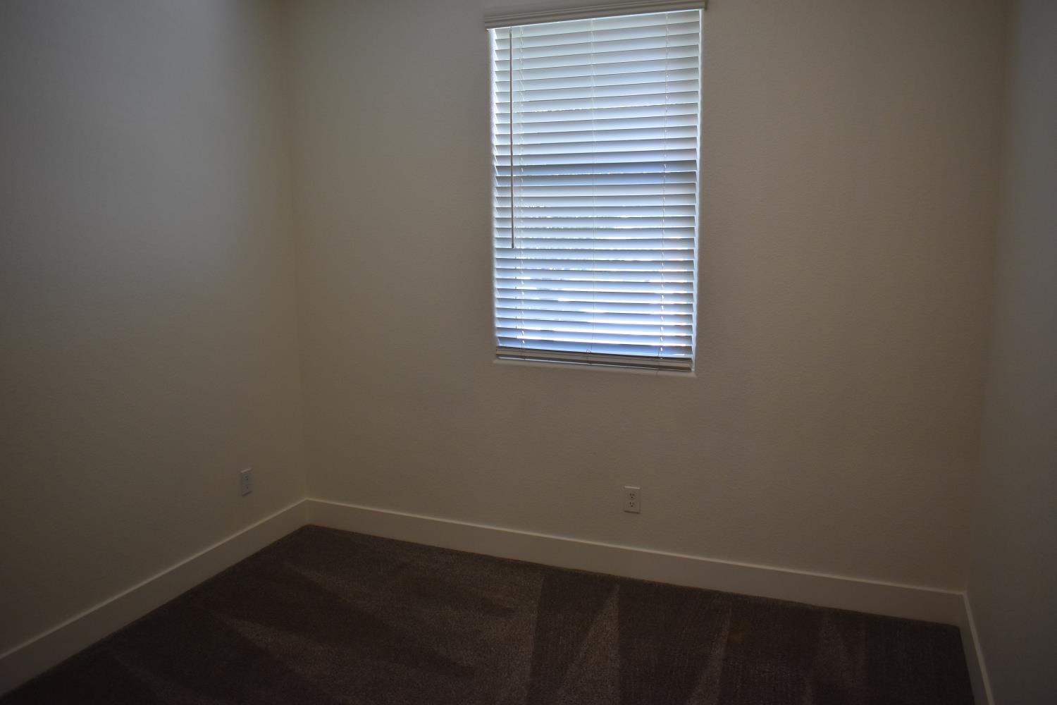 2382 Explorador Dr, Merced, CA 95340