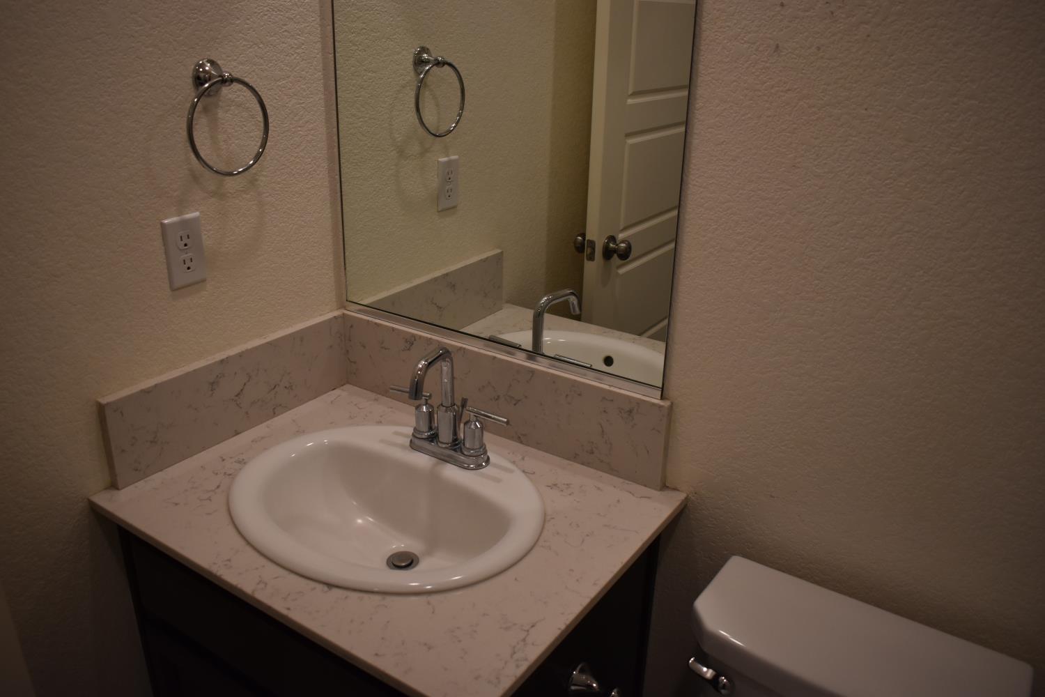 2382 Explorador Dr, Merced, CA 95340