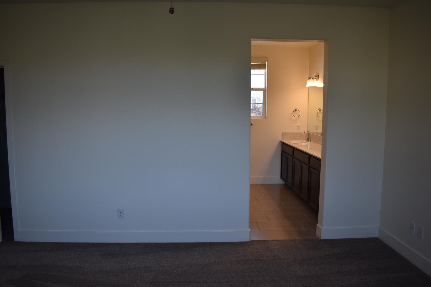 2382 Explorador Dr, Merced, CA 95340