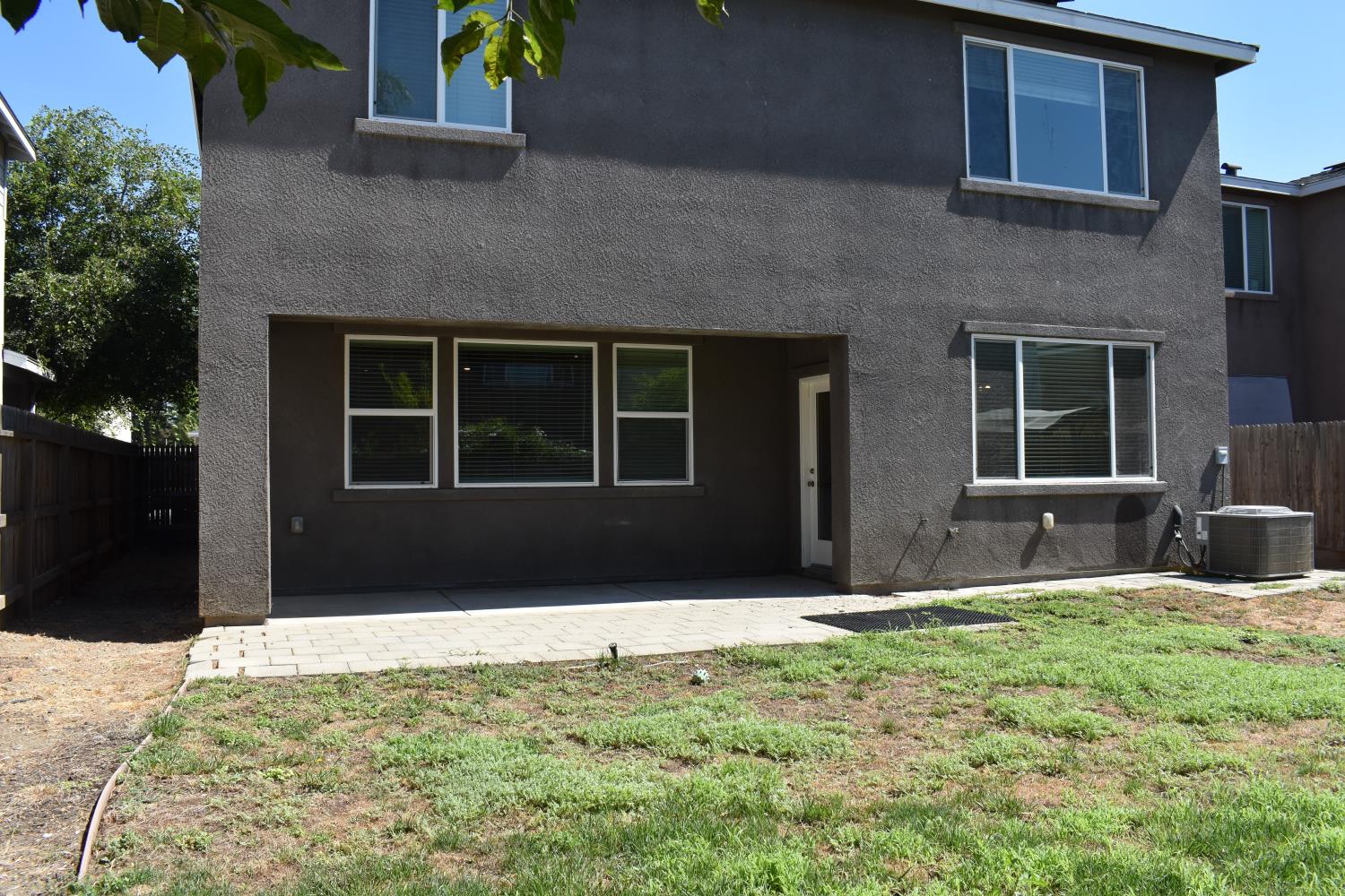 2382 Explorador Dr, Merced, CA 95340