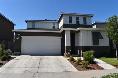 2382 Explorador Dr, Merced, CA 95340