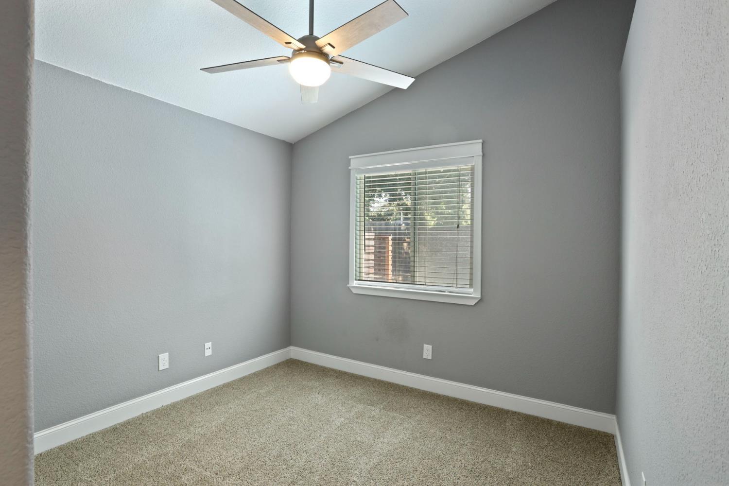 1022 Kirksey Dr, Turlock, CA 95382
