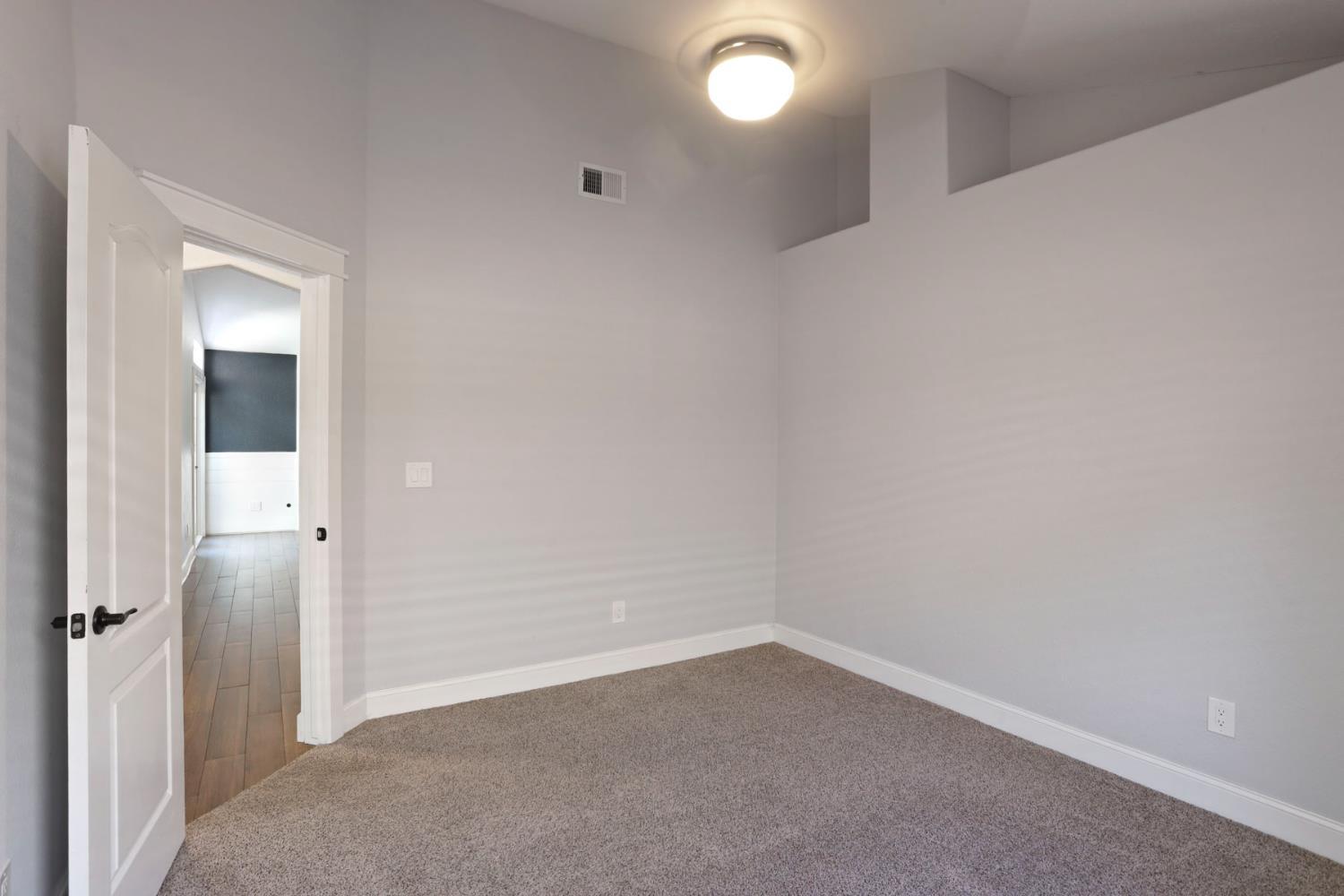 1022 Kirksey Dr, Turlock, CA 95382