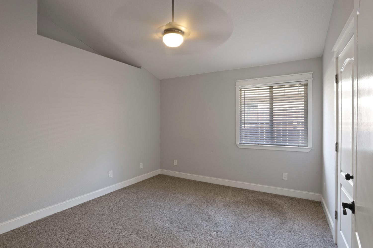 1022 Kirksey Dr, Turlock, CA 95382