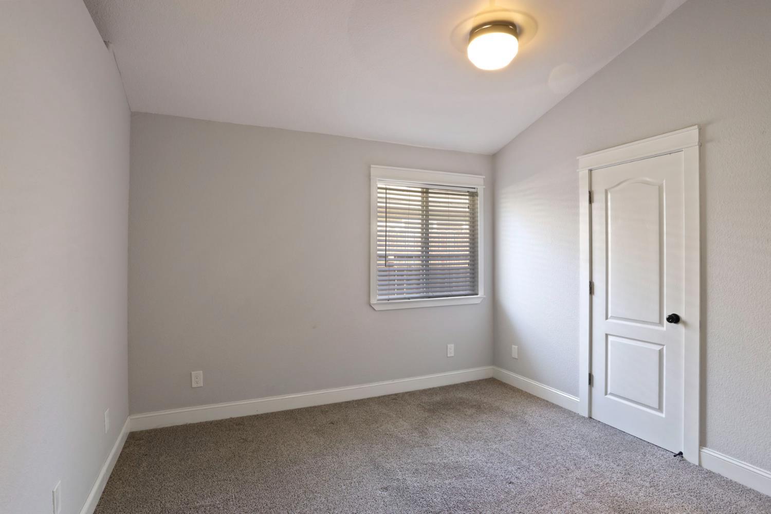 1022 Kirksey Dr, Turlock, CA 95382