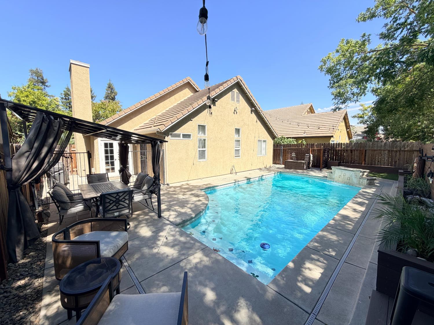 1022 Kirksey Dr, Turlock, CA 95382