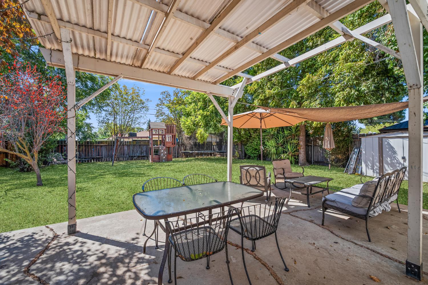 1402 W 22nd St, Merced, CA 95340