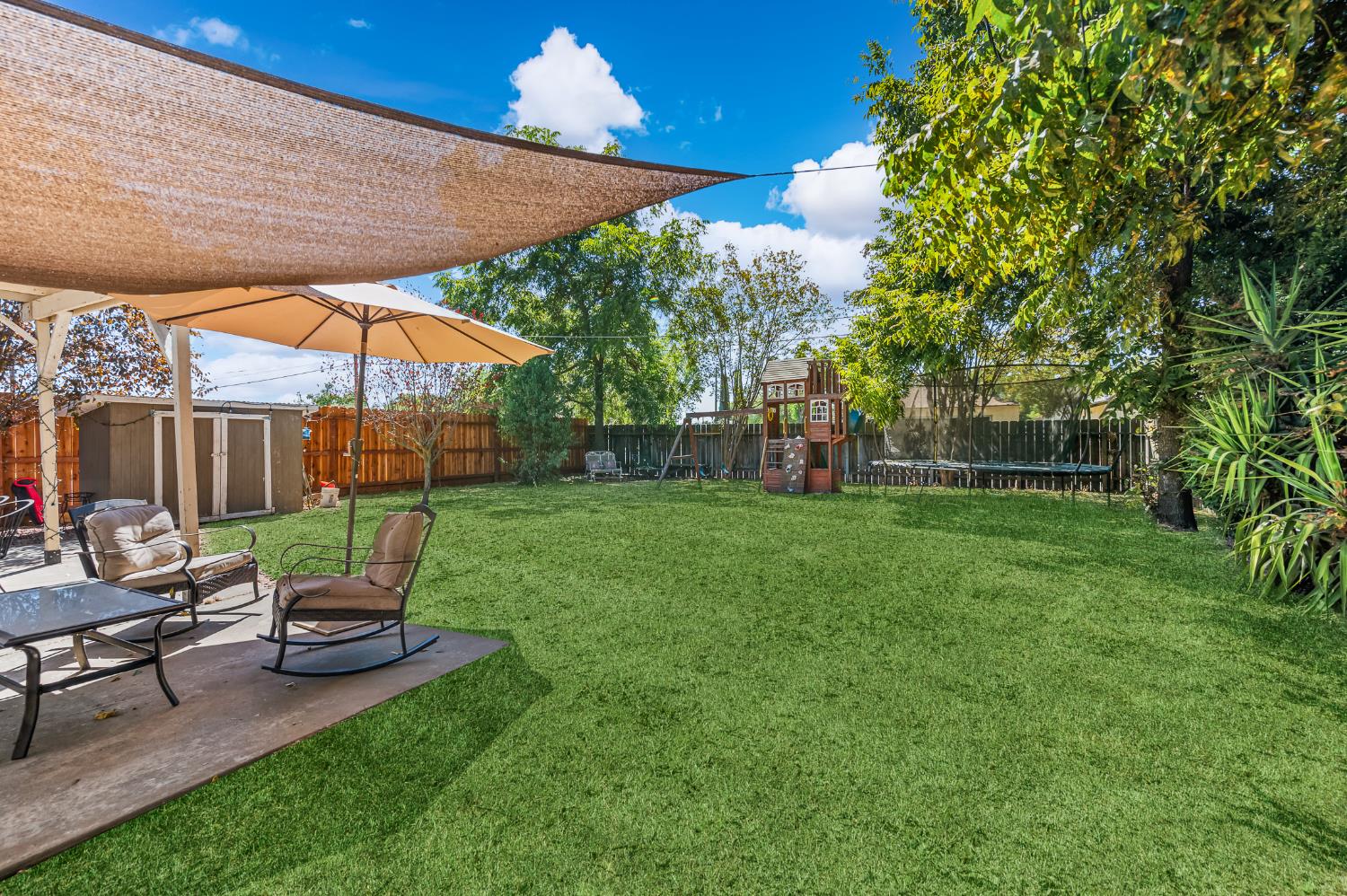 1402 W 22nd St, Merced, CA 95340