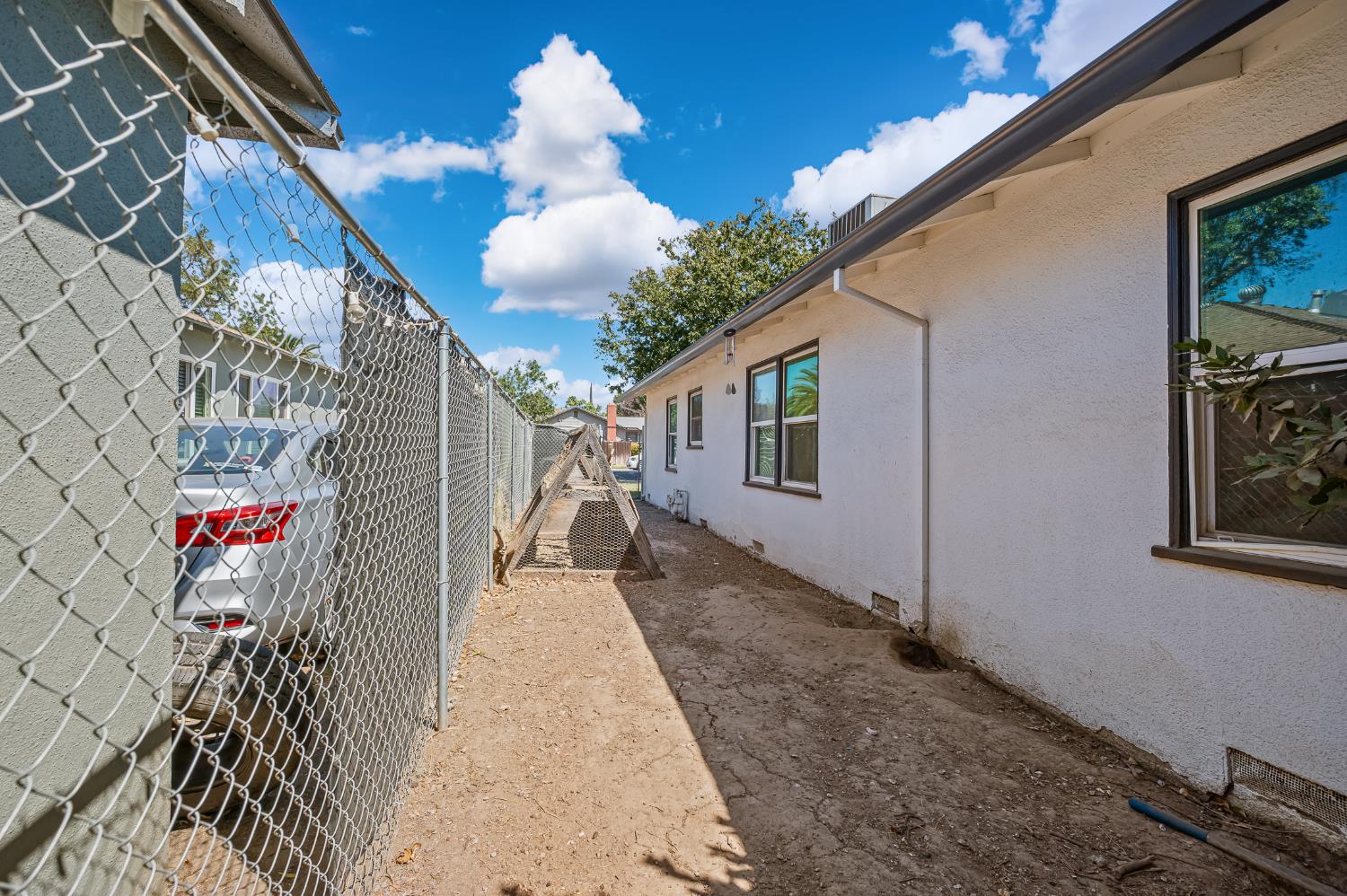1402 W 22nd St, Merced, CA 95340
