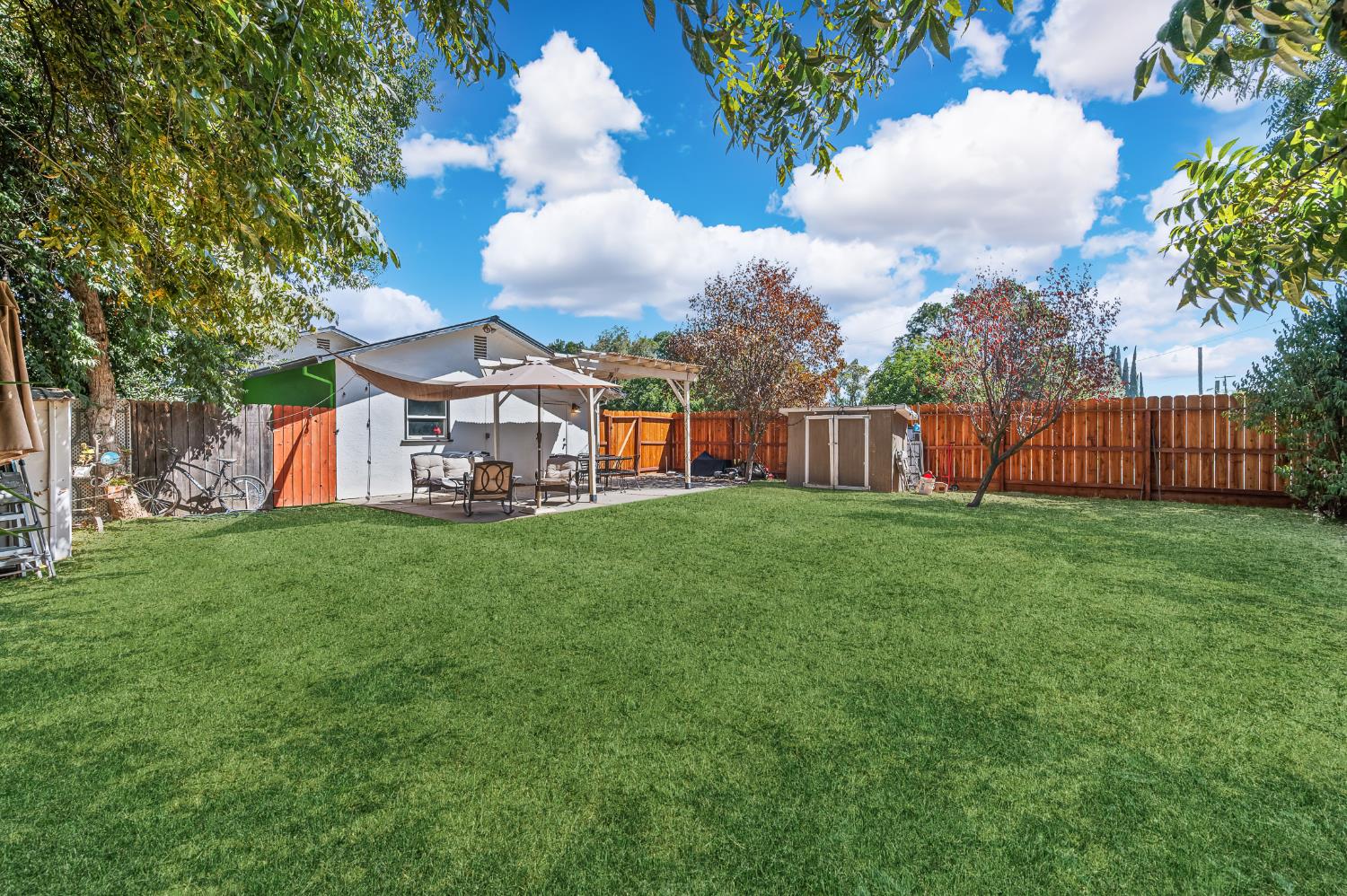 1402 W 22nd St, Merced, CA 95340