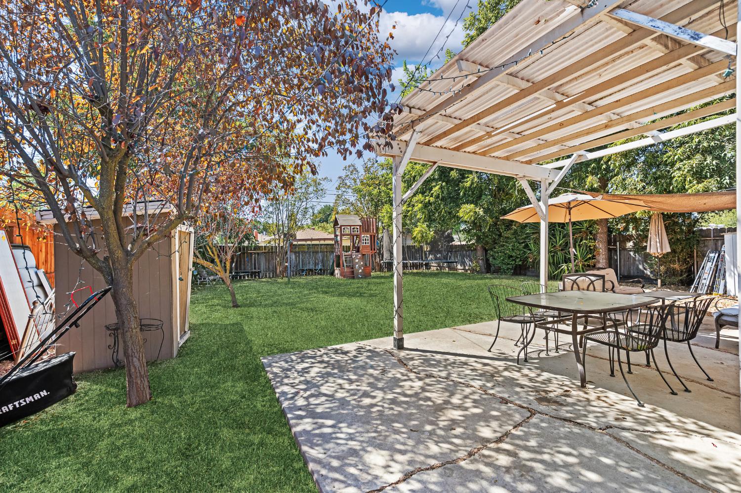 1402 W 22nd St, Merced, CA 95340