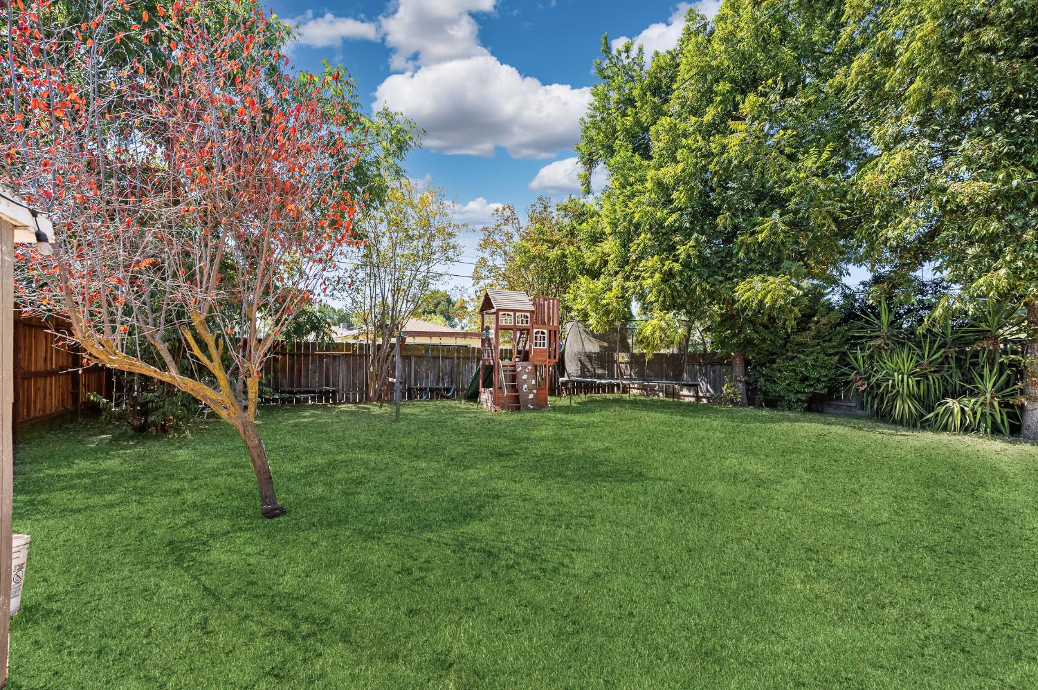 1402 W 22nd St, Merced, CA 95340