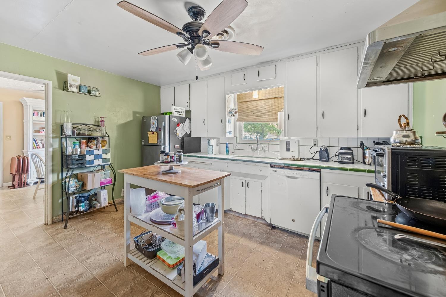 1402 W 22nd St, Merced, CA 95340