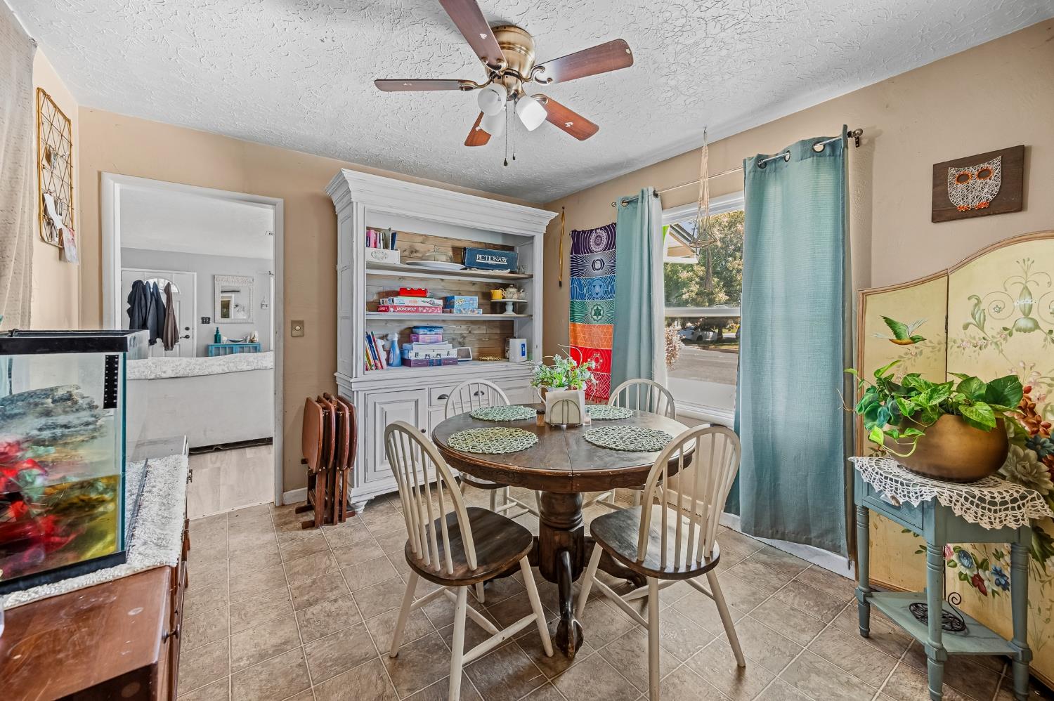1402 W 22nd St, Merced, CA 95340