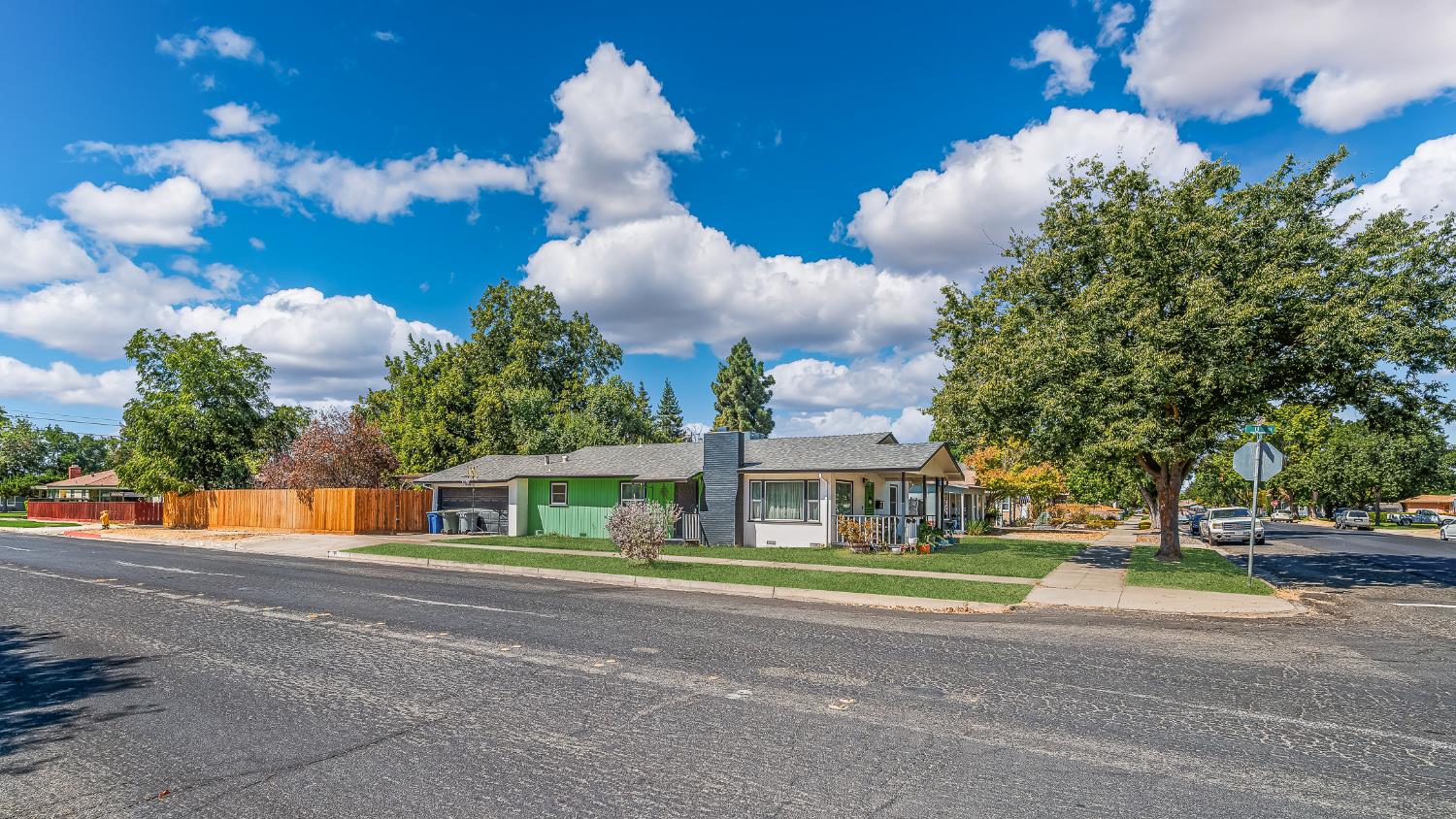 1402 W 22nd St, Merced, CA 95340