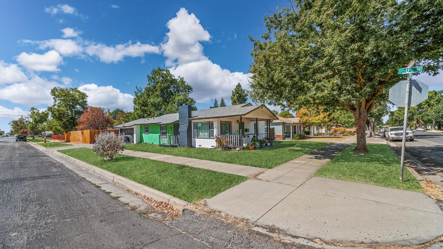 1402 W 22nd St, Merced, CA 95340