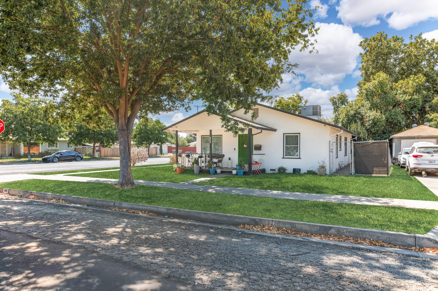 1402 W 22nd St, Merced, CA 95340