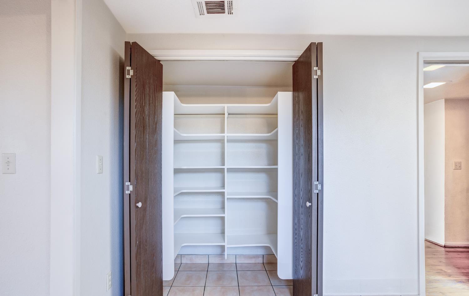937 Claremont Ct, Modesto, CA 95356