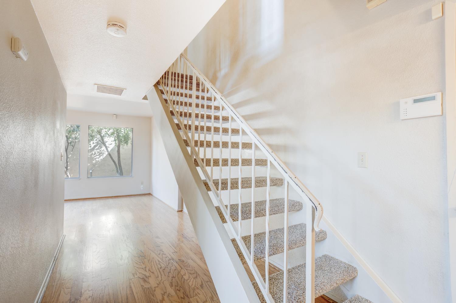 937 Claremont Ct, Modesto, CA 95356