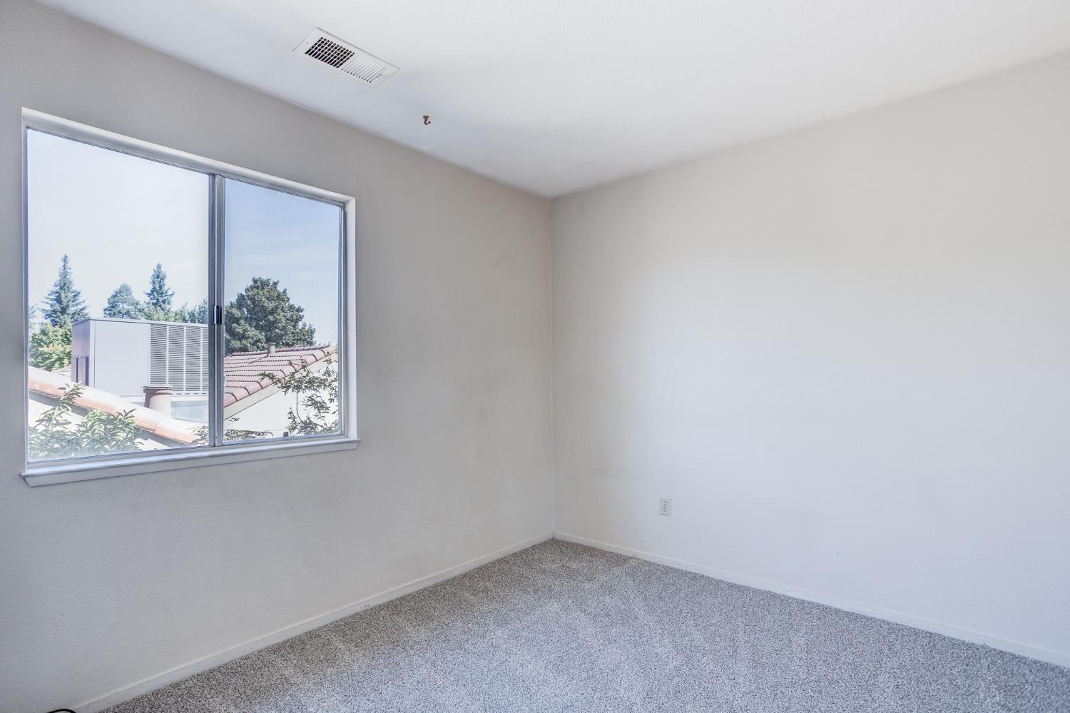 937 Claremont Ct, Modesto, CA 95356
