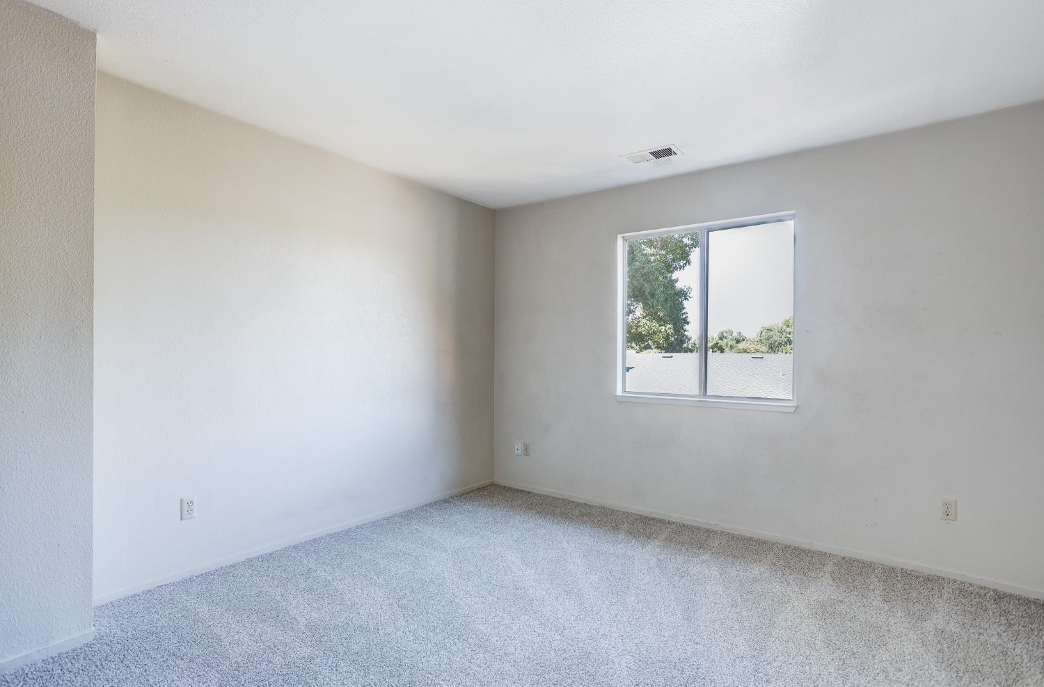937 Claremont Ct, Modesto, CA 95356