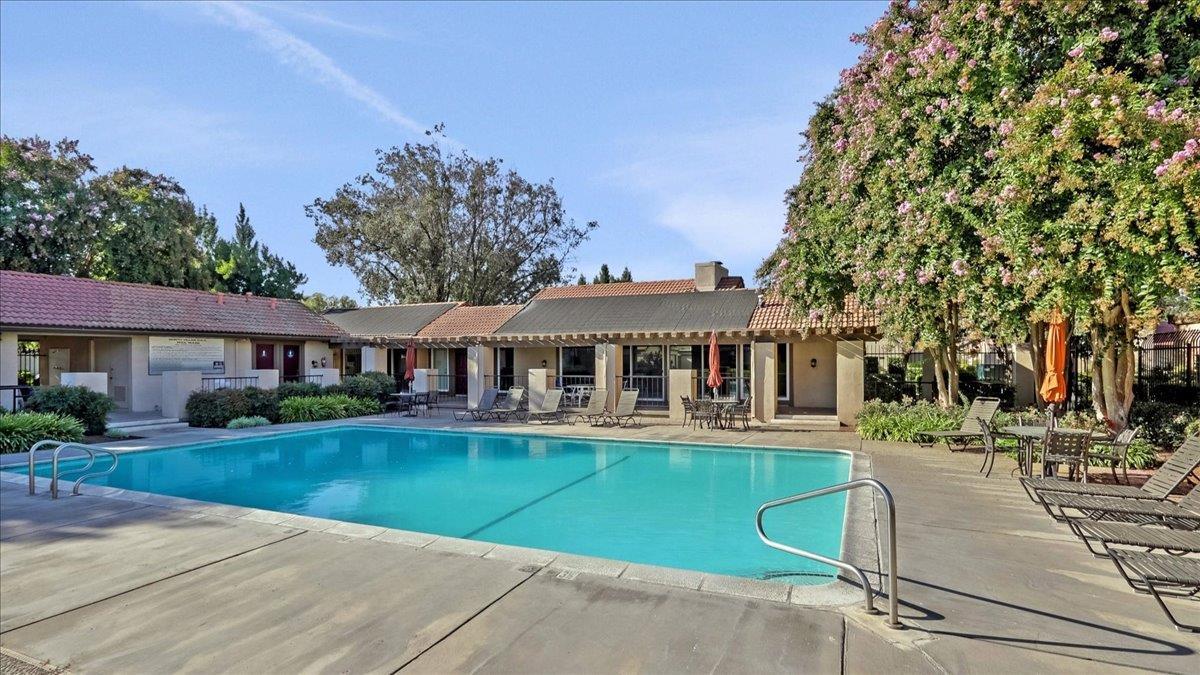 937 Claremont Ct, Modesto, CA 95356