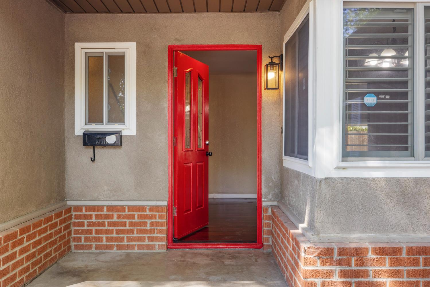 2905 Debbie Ln, Modesto, CA 95350
