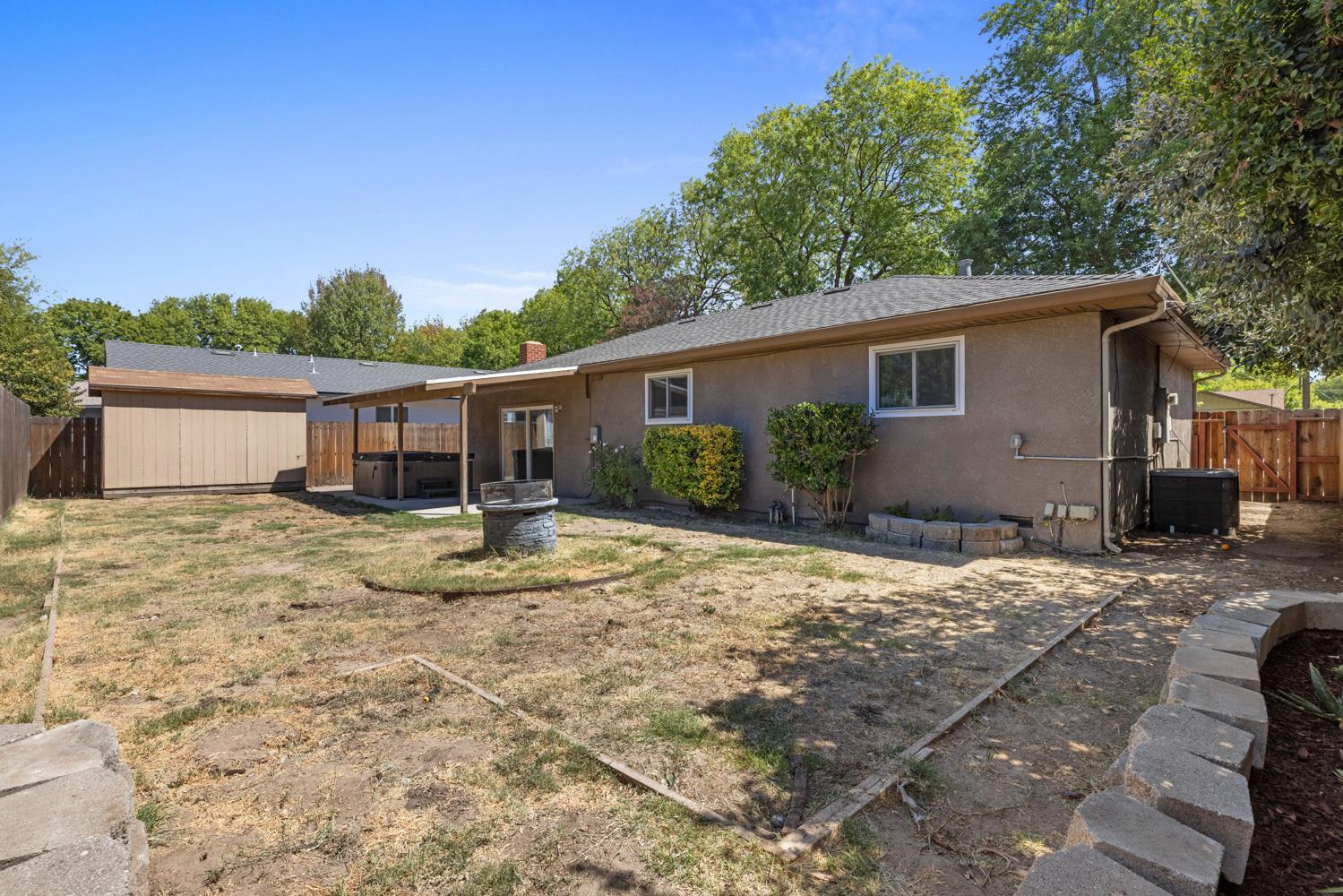 2905 Debbie Ln, Modesto, CA 95350