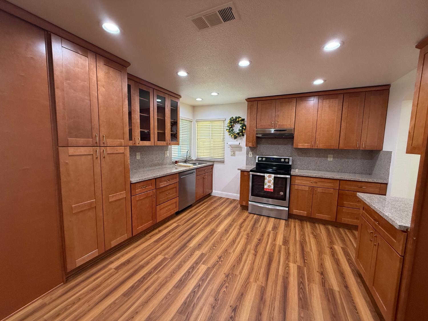 1068 Sandra St, Los Banos, CA 93635