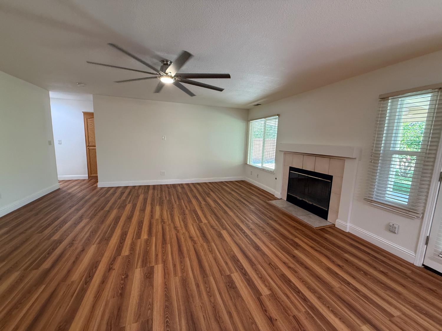 1068 Sandra St, Los Banos, CA 93635