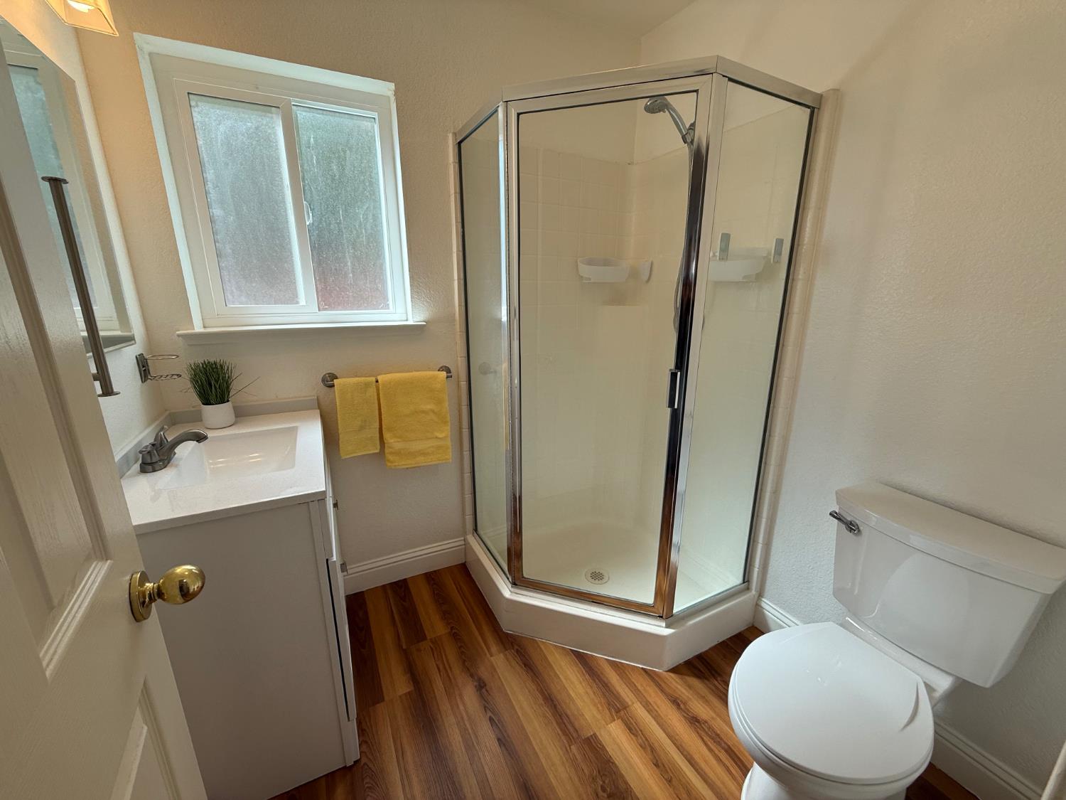 1068 Sandra St, Los Banos, CA 93635