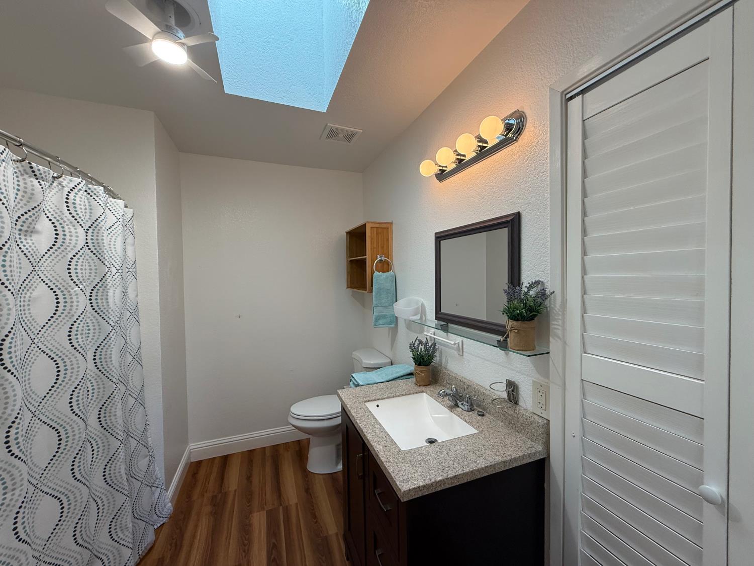 1068 Sandra St, Los Banos, CA 93635