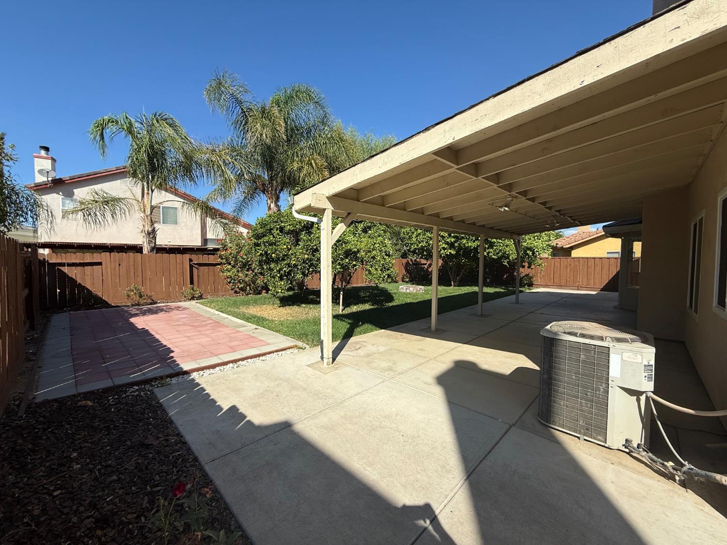 1068 Sandra St, Los Banos, CA 93635