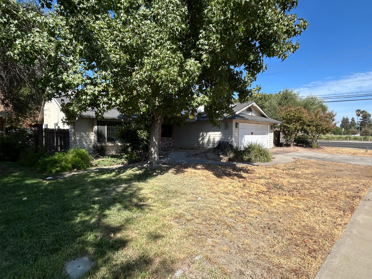 101 Manzanita Dr, Atwater, CA 95301