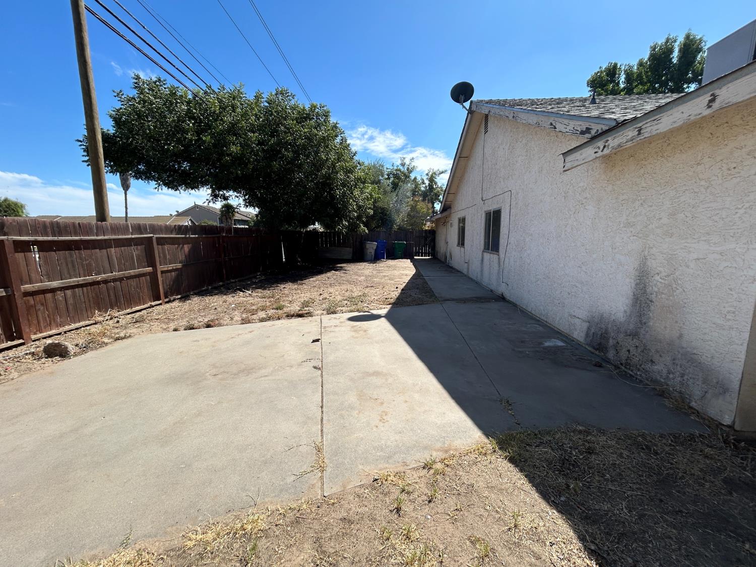 101 Manzanita Dr, Atwater, CA 95301