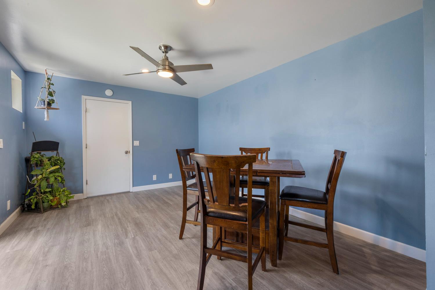 800 Frank Ct, Manteca, CA 95336
