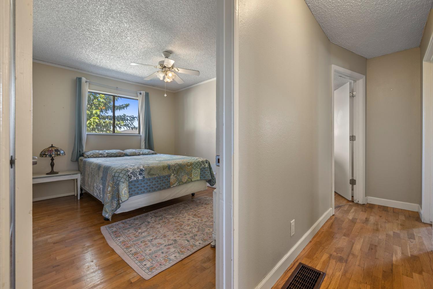 800 Frank Ct, Manteca, CA 95336