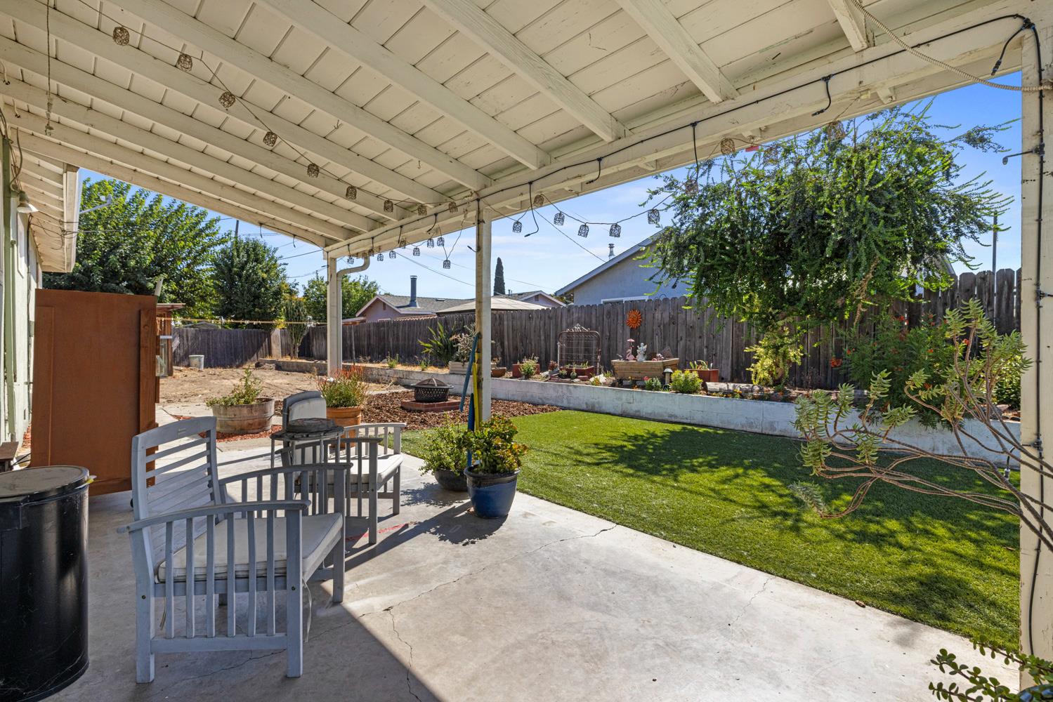 800 Frank Ct, Manteca, CA 95336