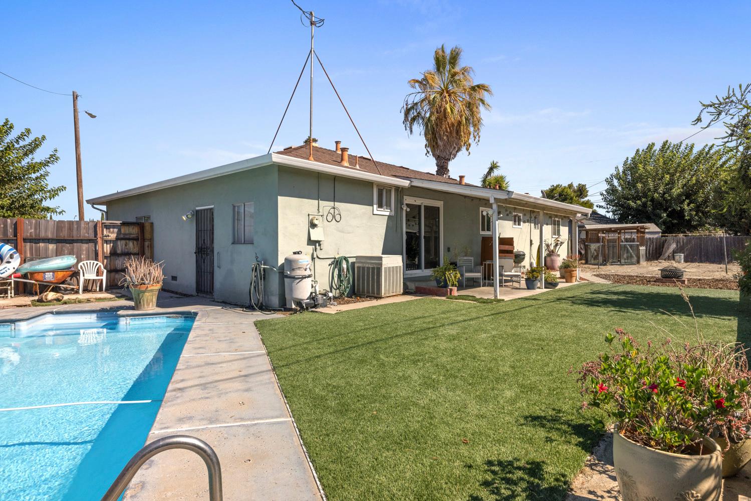 800 Frank Ct, Manteca, CA 95336