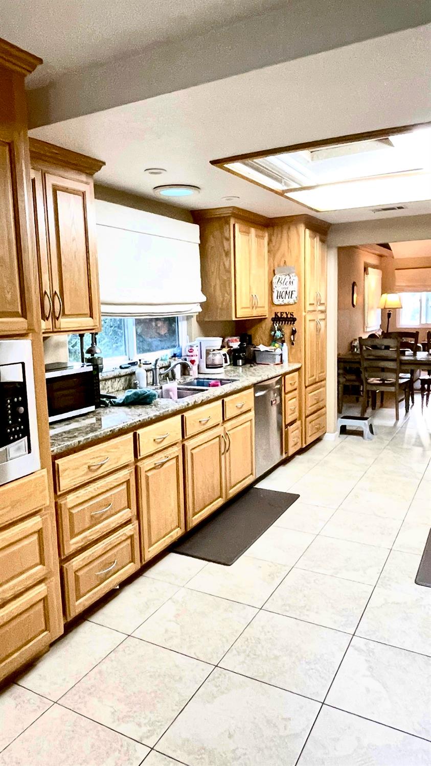 1740 N Berkeley Ave, Turlock, CA 95382