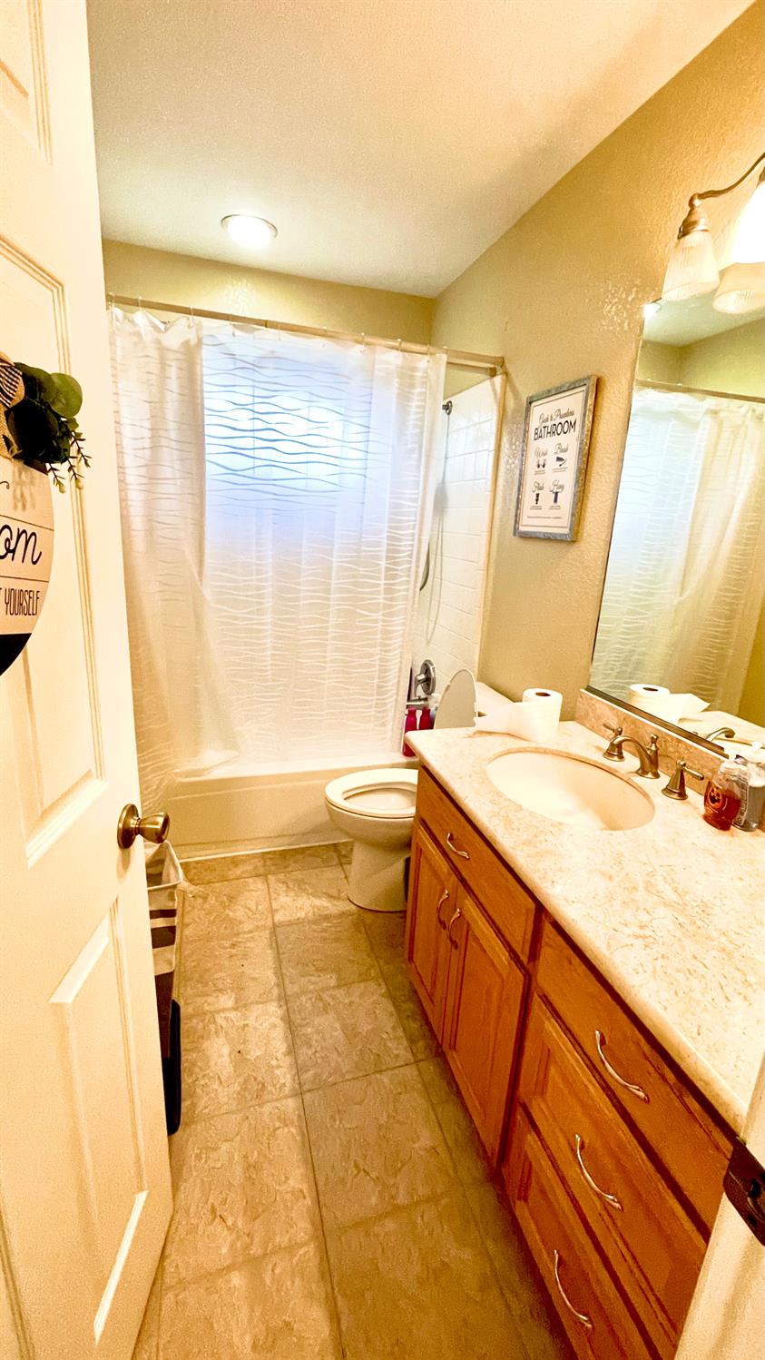 1740 N Berkeley Ave, Turlock, CA 95382