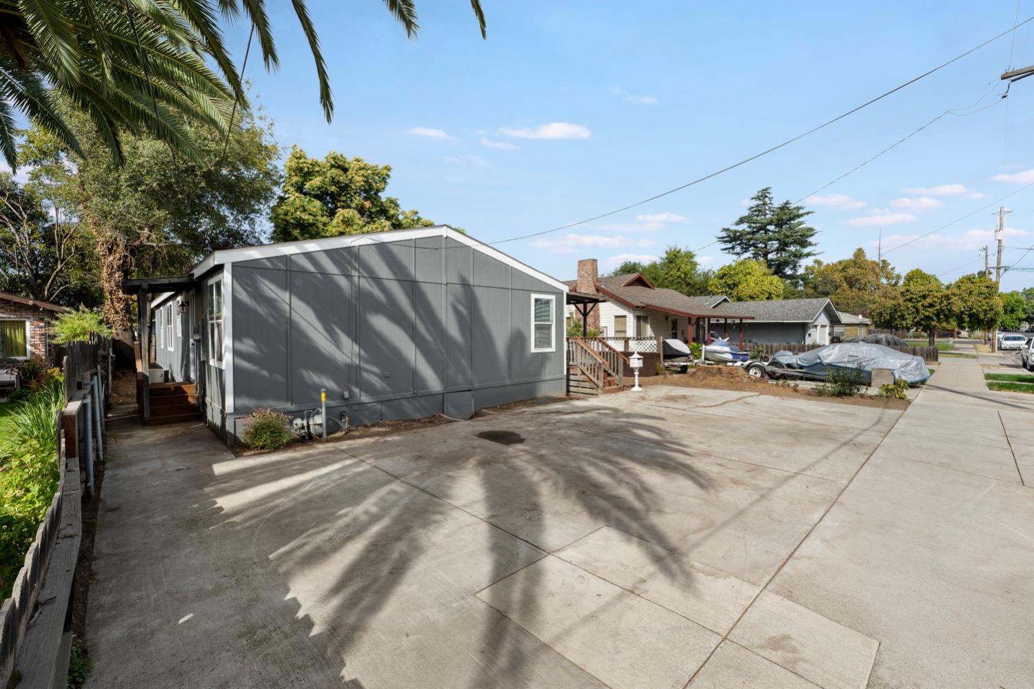 328 N 3rd Ave, Oakdale, CA 95361