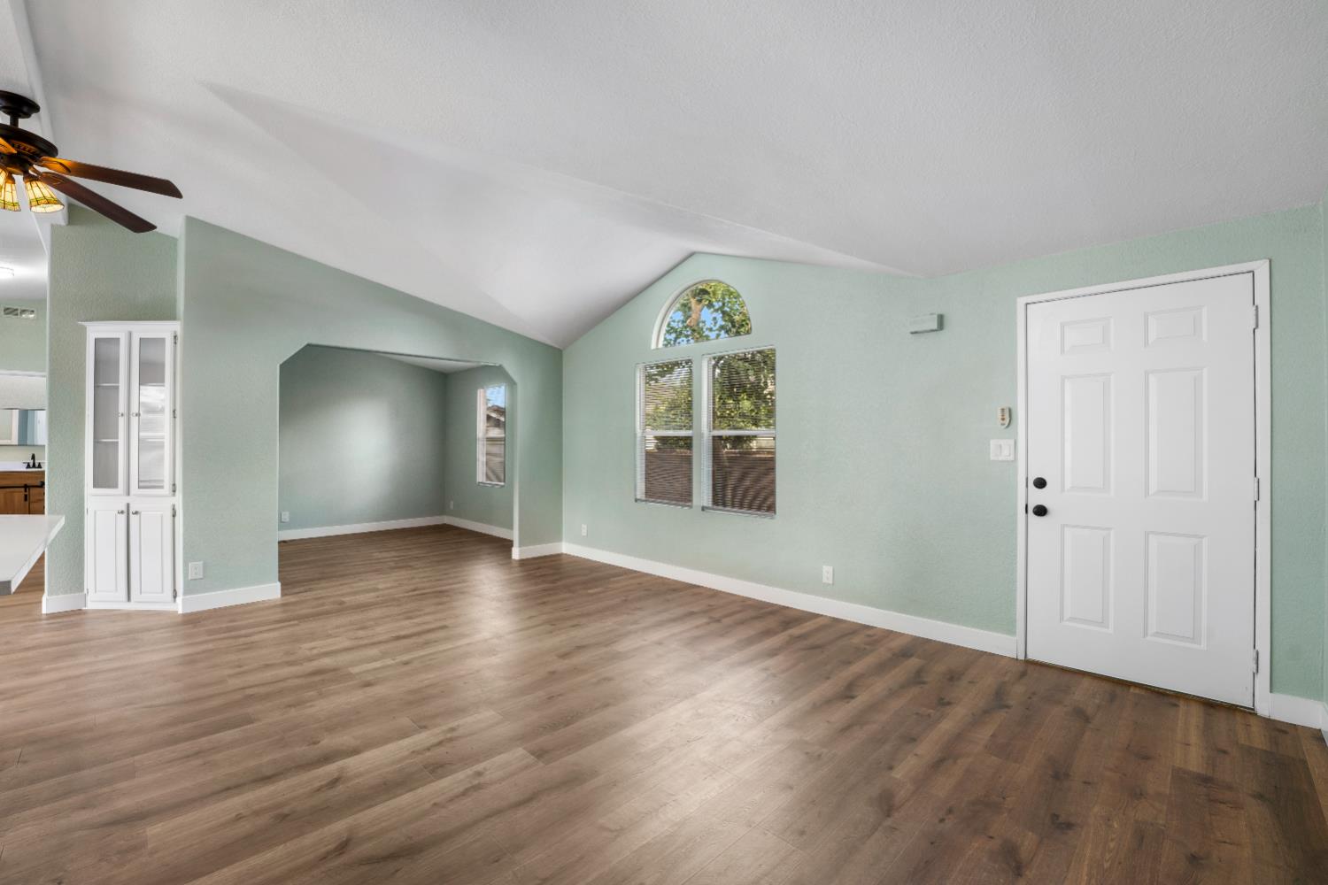328 N 3rd Ave, Oakdale, CA 95361