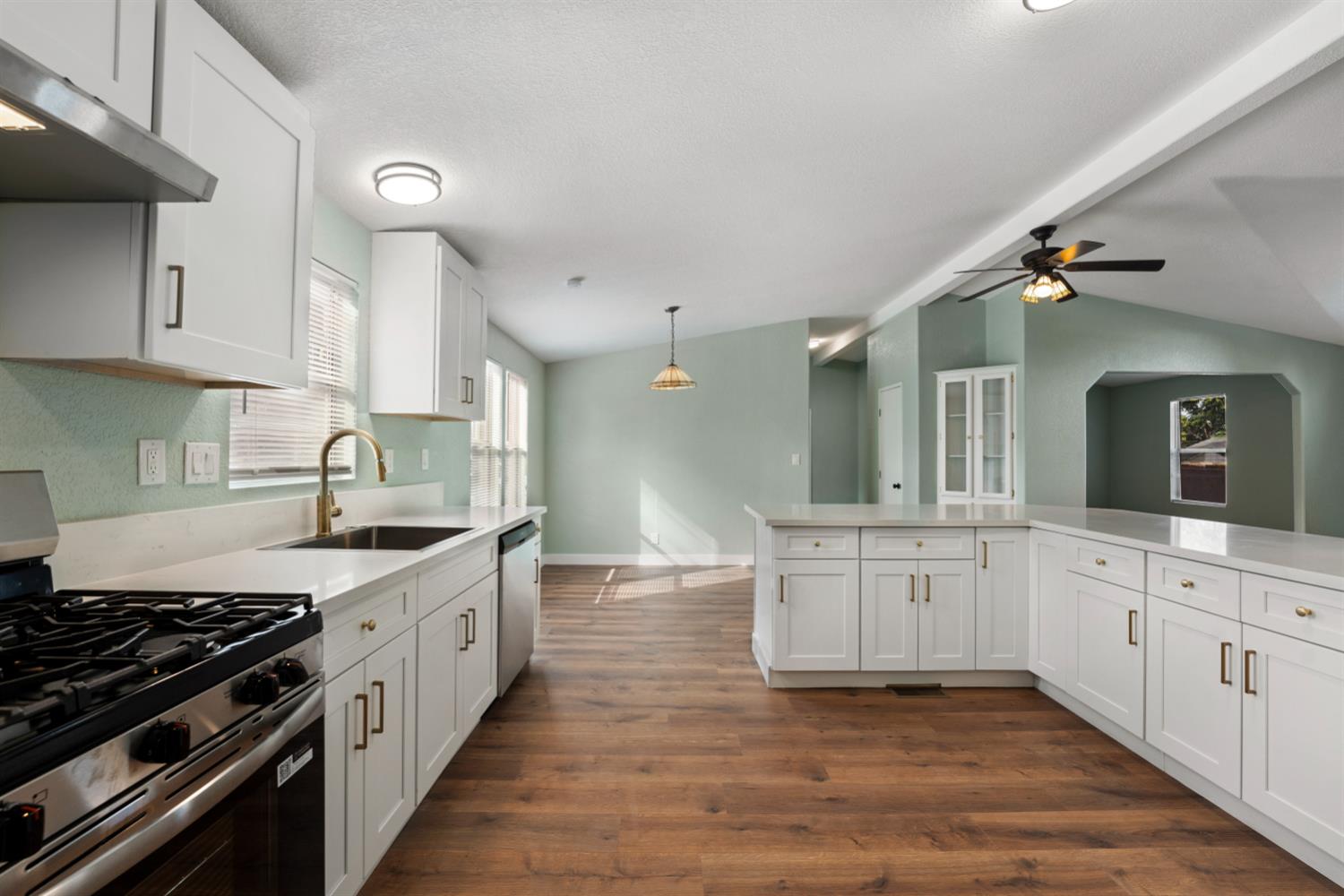 328 N 3rd Ave, Oakdale, CA 95361