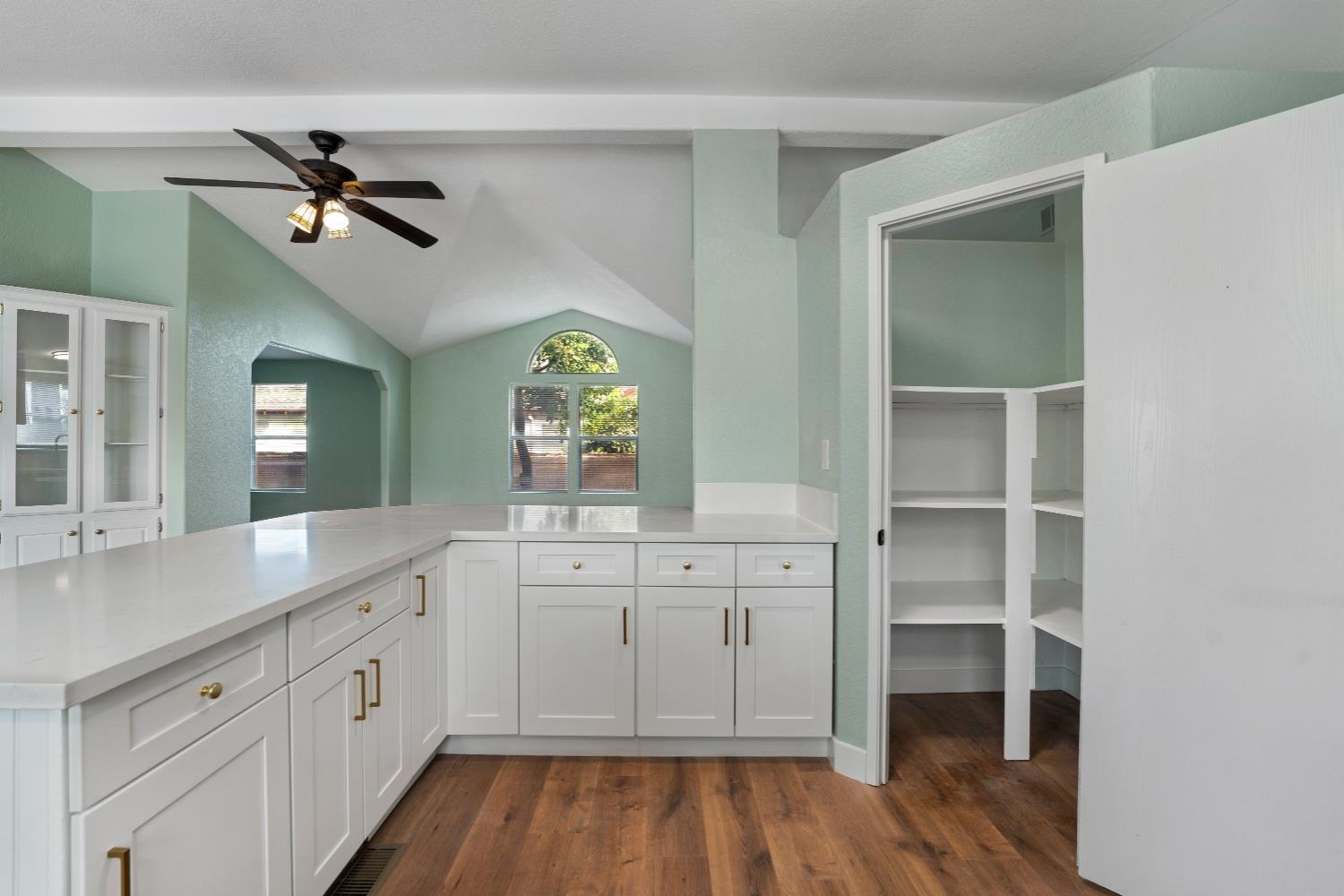 328 N 3rd Ave, Oakdale, CA 95361