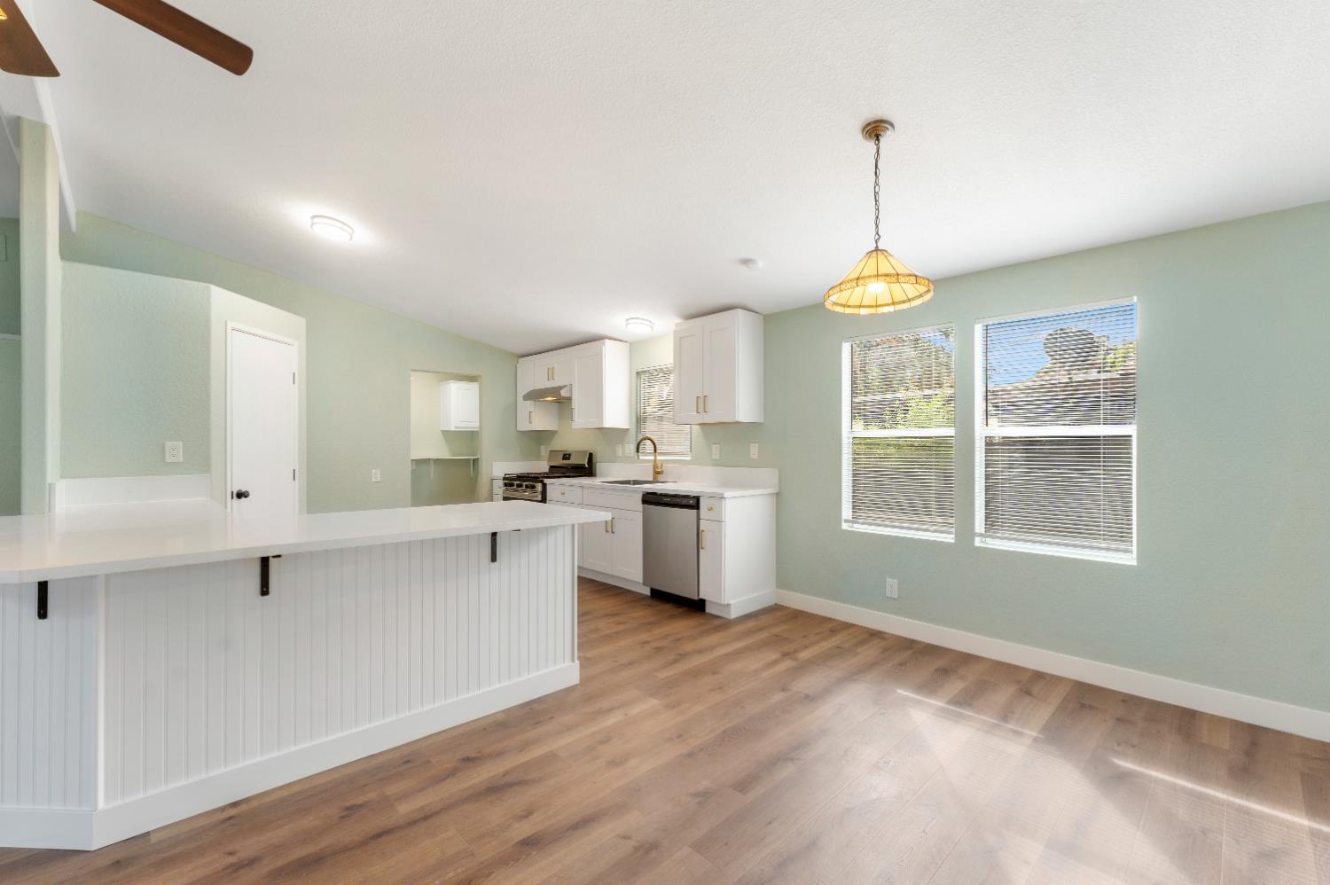 328 N 3rd Ave, Oakdale, CA 95361