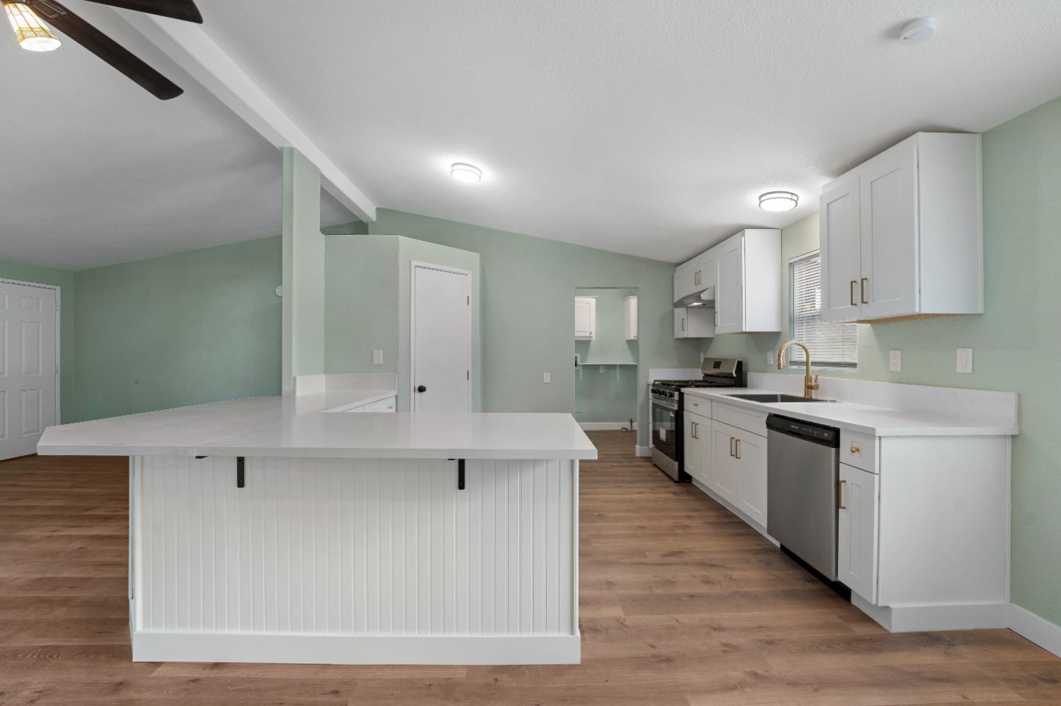 328 N 3rd Ave, Oakdale, CA 95361