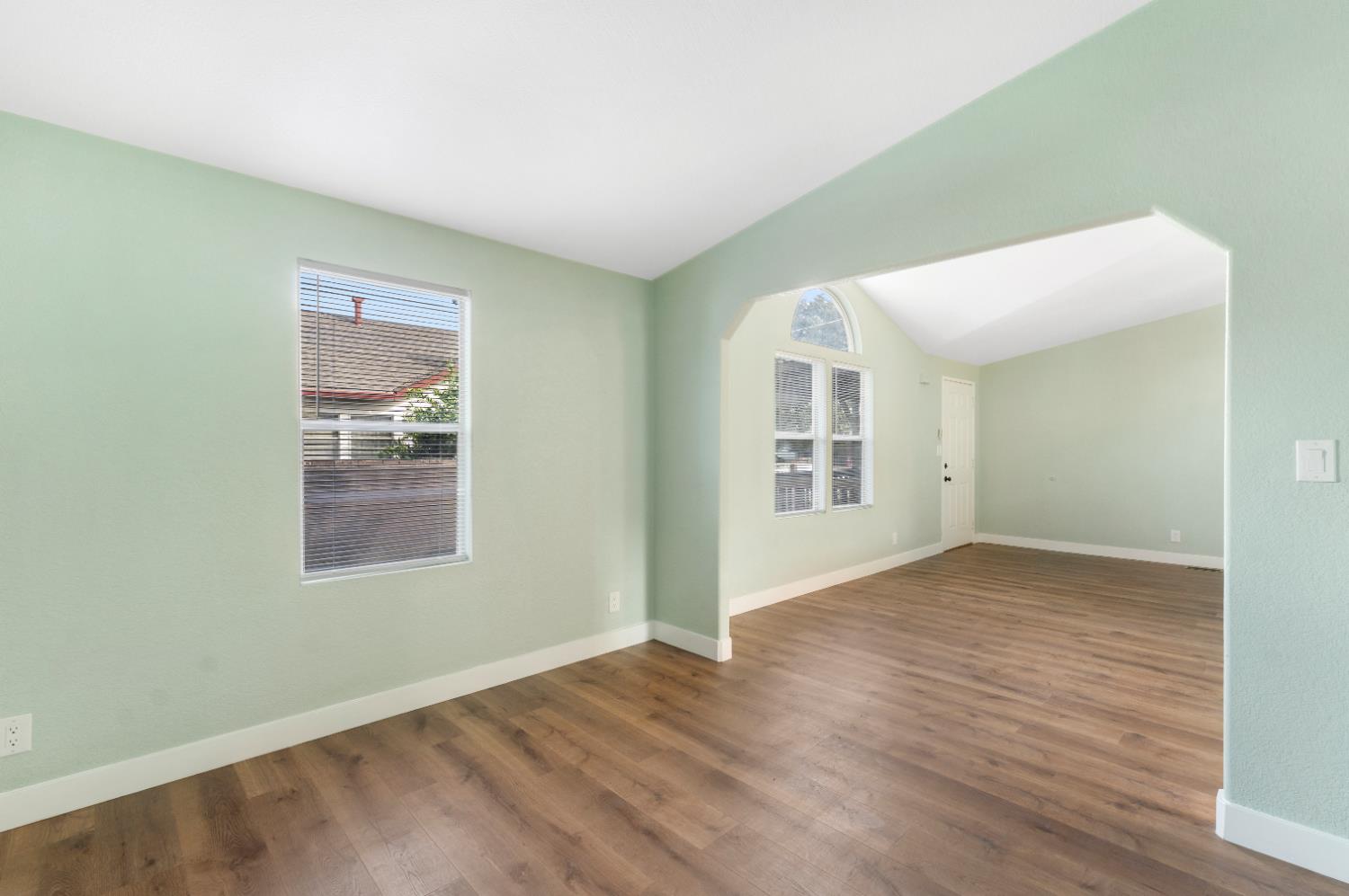 328 N 3rd Ave, Oakdale, CA 95361