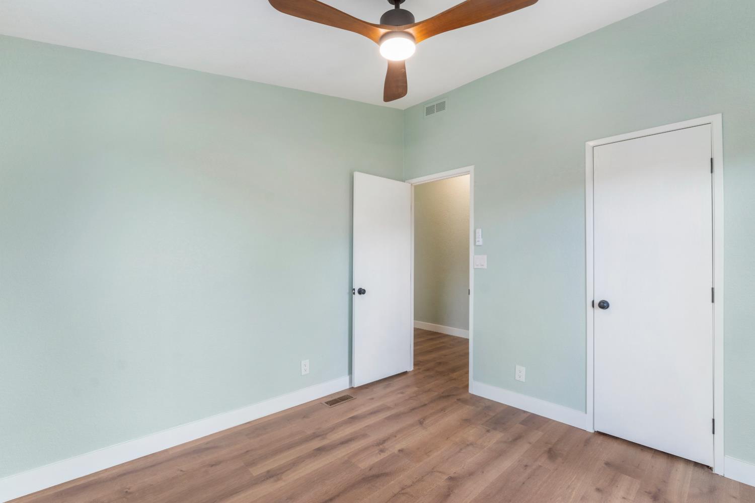 328 N 3rd Ave, Oakdale, CA 95361