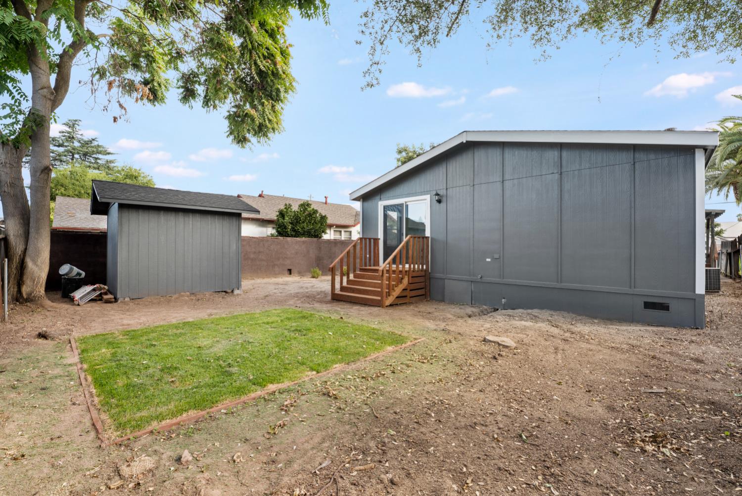328 N 3rd Ave, Oakdale, CA 95361